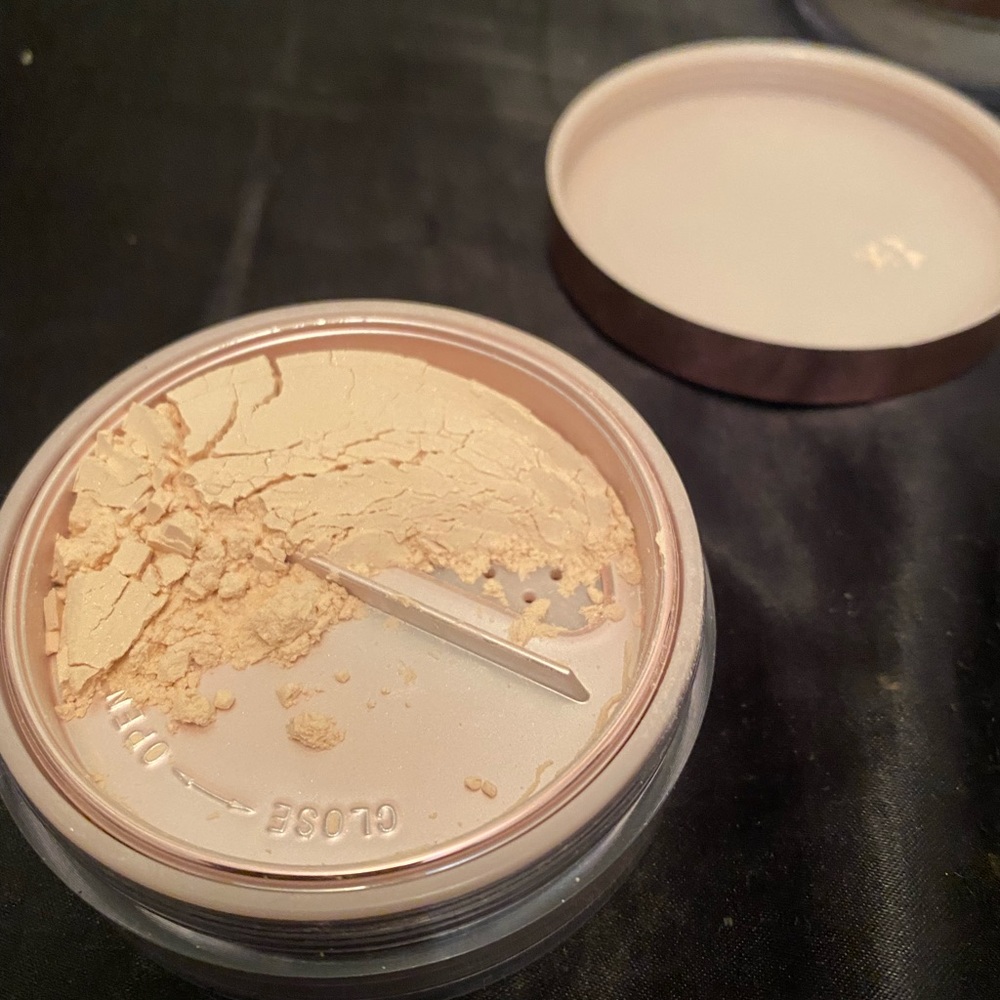 Jeffree star magic star luminous setting powder